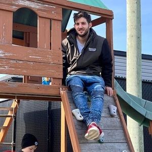 Meet your Posher, Loukas